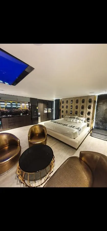 La Casa En El Aire Vila Medellín 0*,