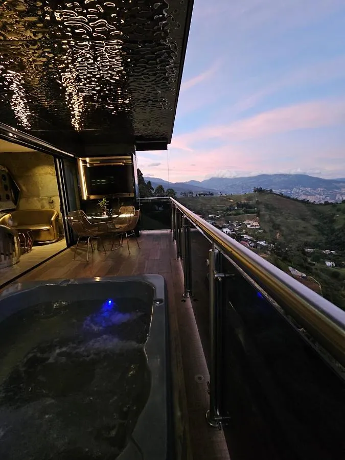La Casa En El Aire Vila Medellín 0*,  Colômbia