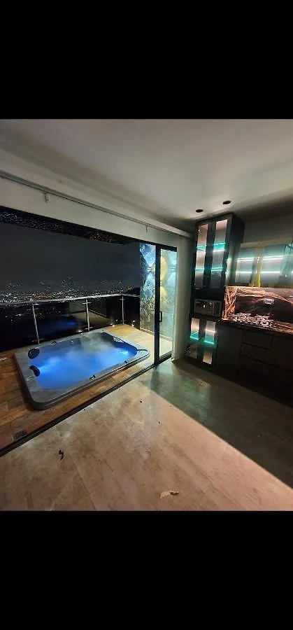 הוילה מדיין La Casa En El Aire